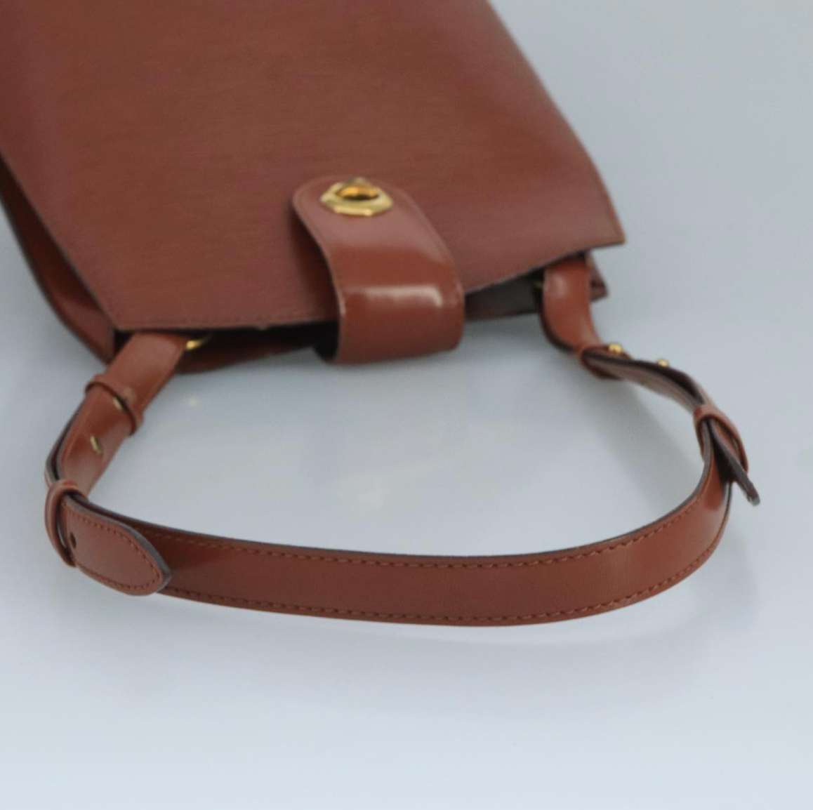 Louis Vuitton Cluny Marrón