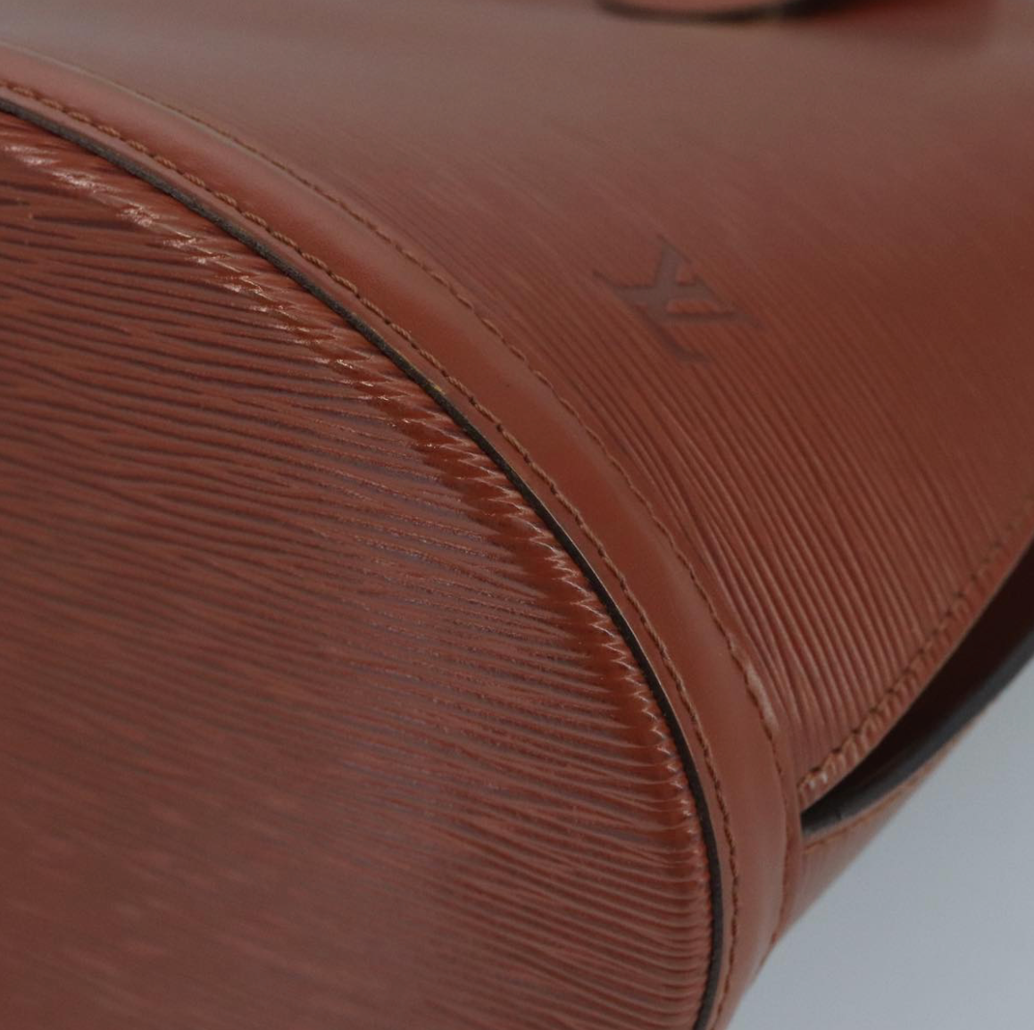 Louis Vuitton Cluny Marrón