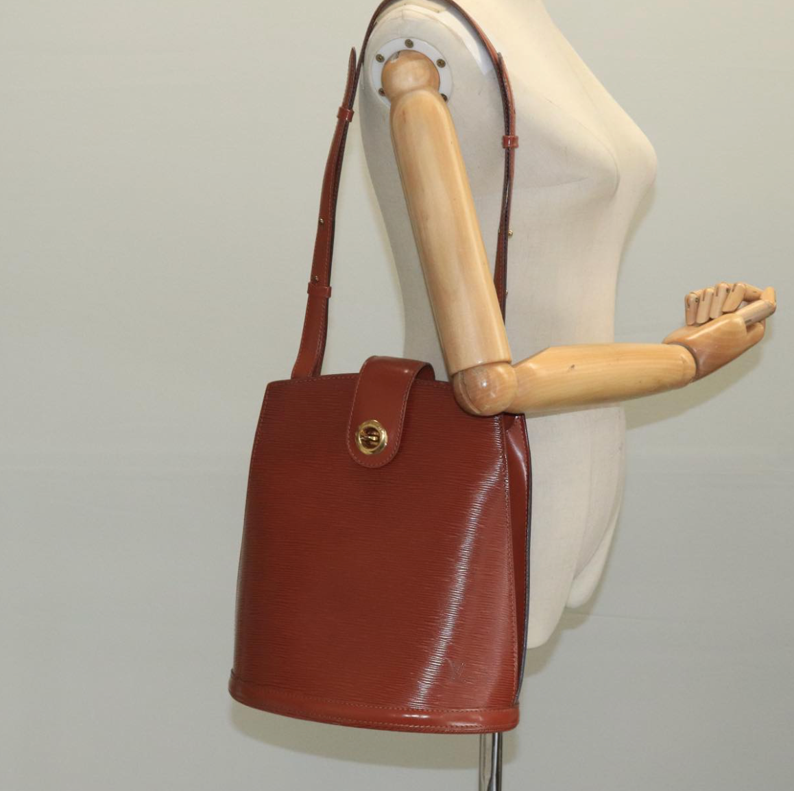 Louis Vuitton Cluny Marrón