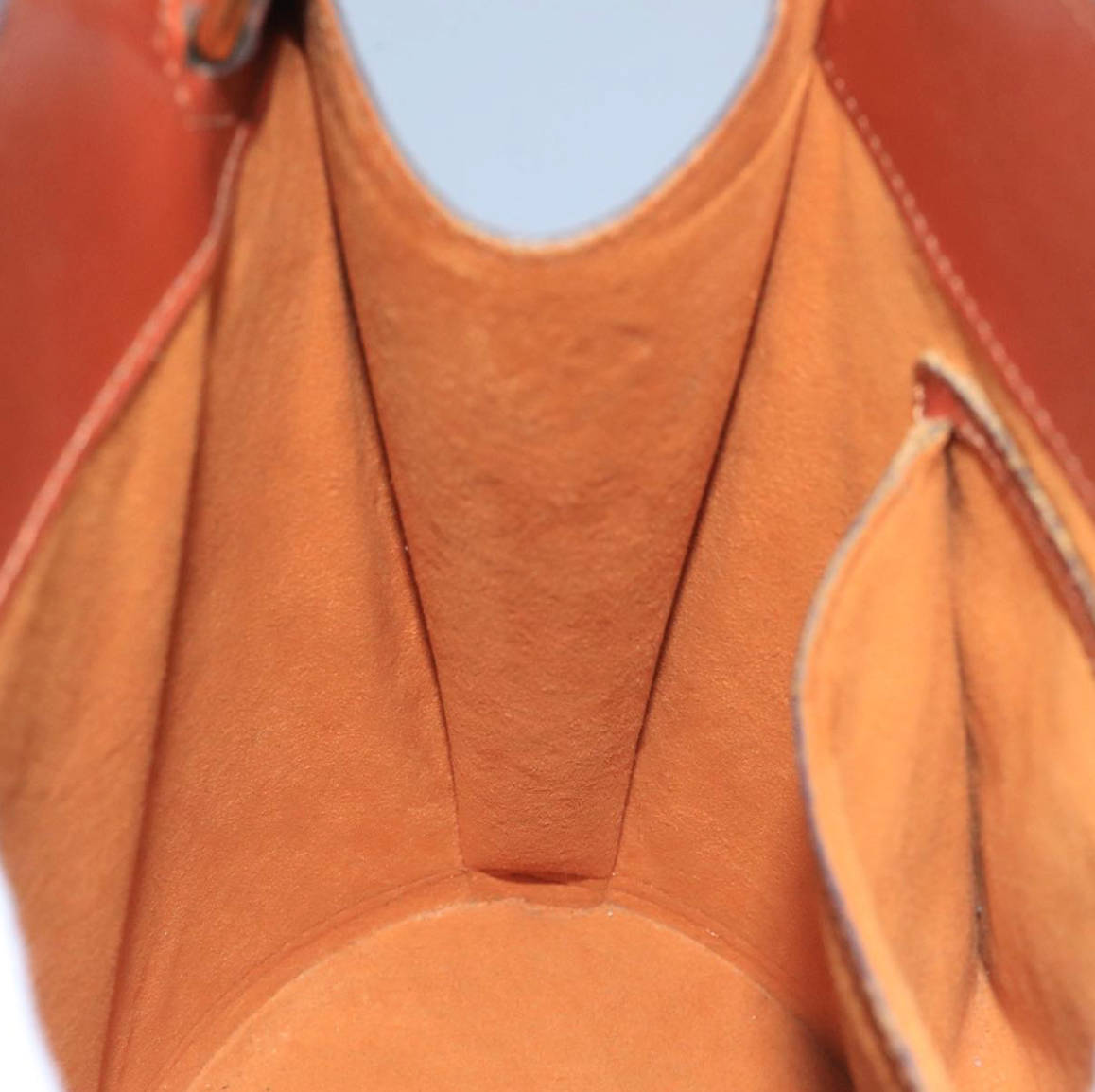 Louis Vuitton Cluny Marrón