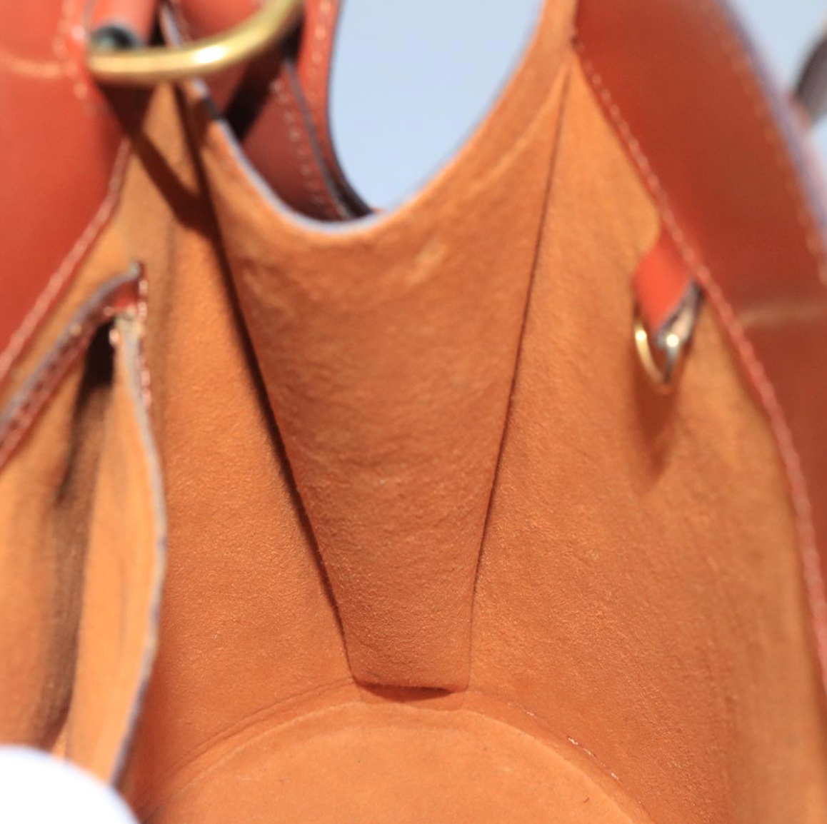 Louis Vuitton Cluny Marrón