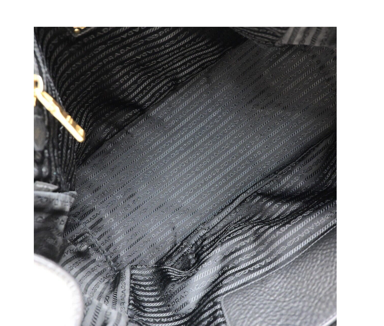 Prada Vitello tote negra