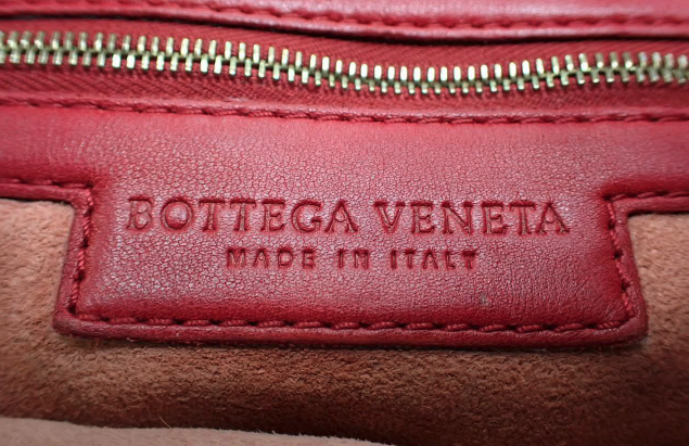 Bottega Veneta Hobo Intrecciato en piel roja