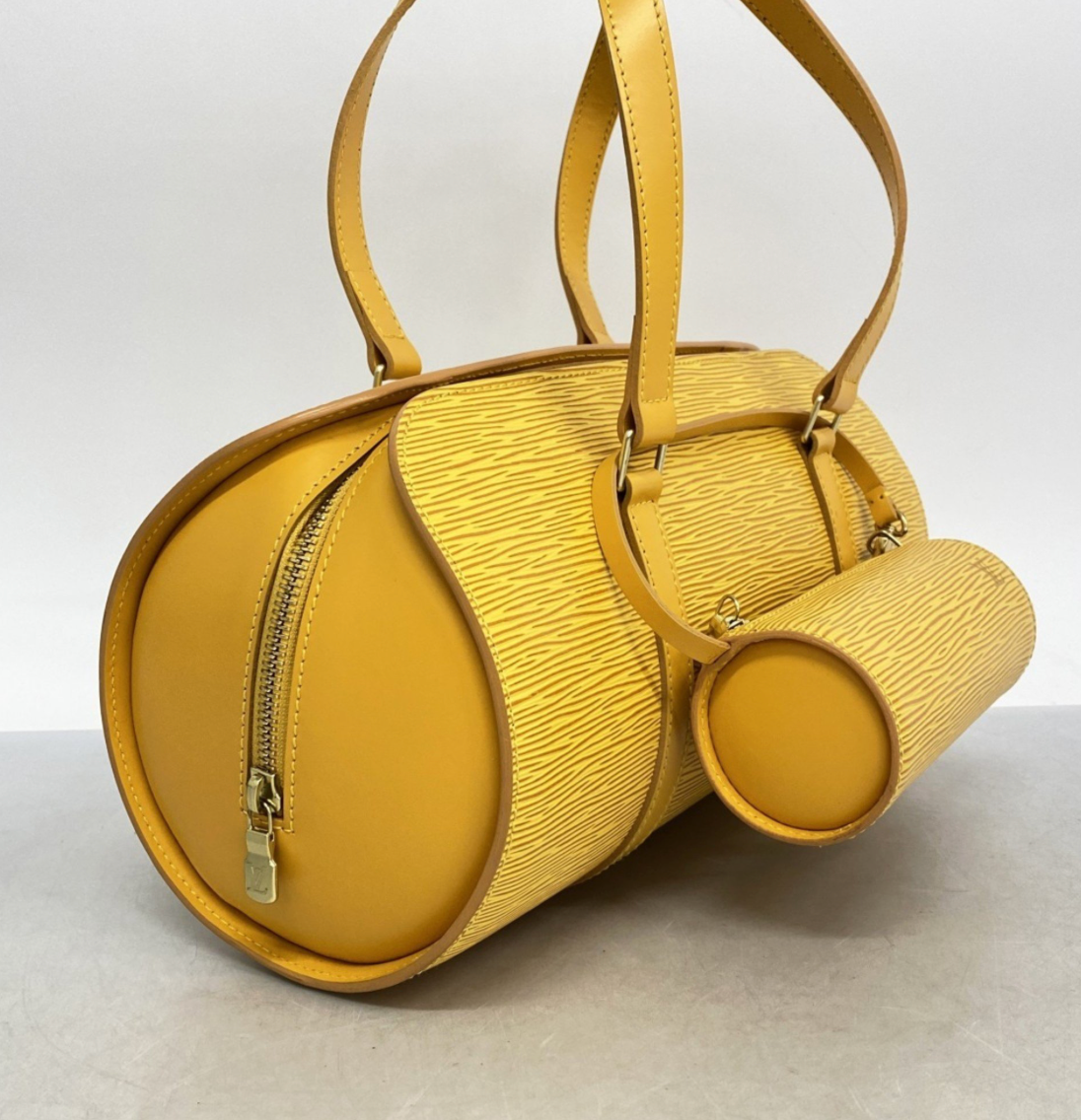 Louis Vuitton Soufflot - Papillon amarillo en cuero Epi con pouch incluido