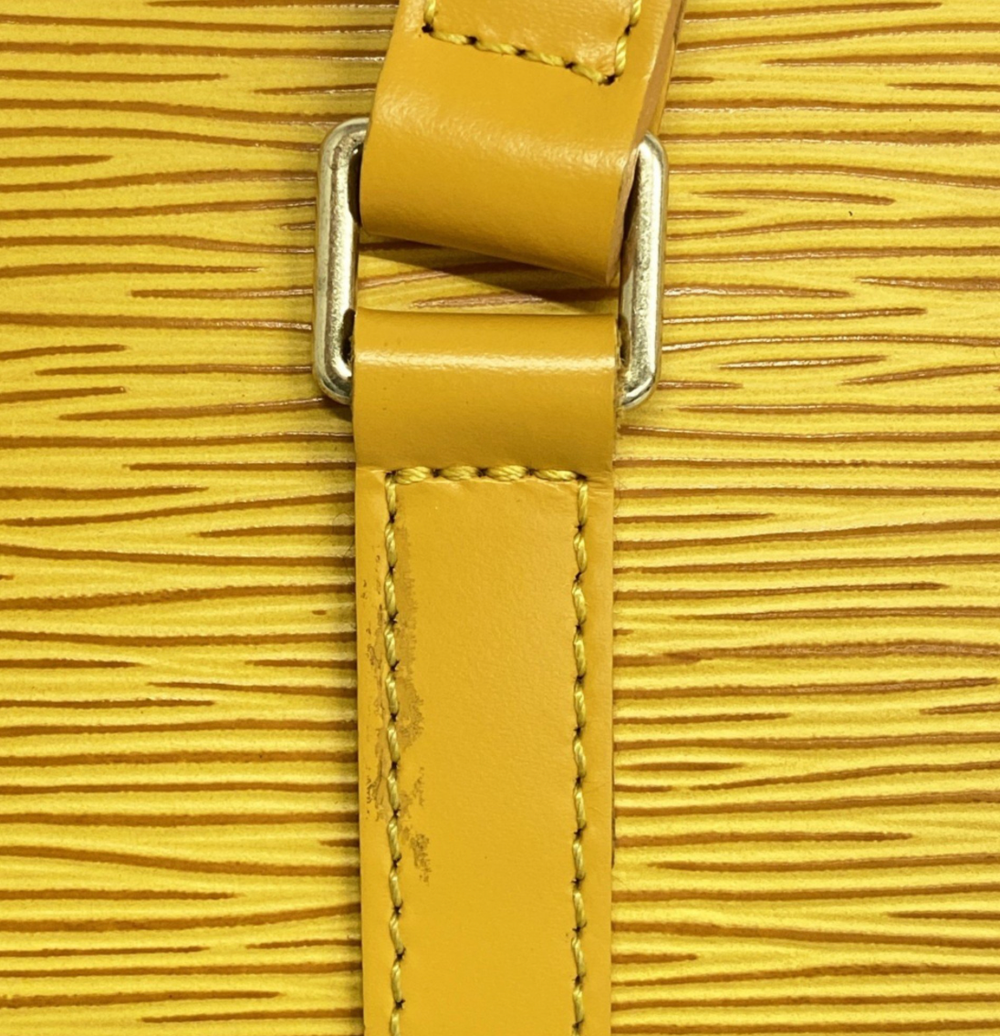 Louis Vuitton Soufflot - Papillon amarillo en cuero Epi con pouch incluido