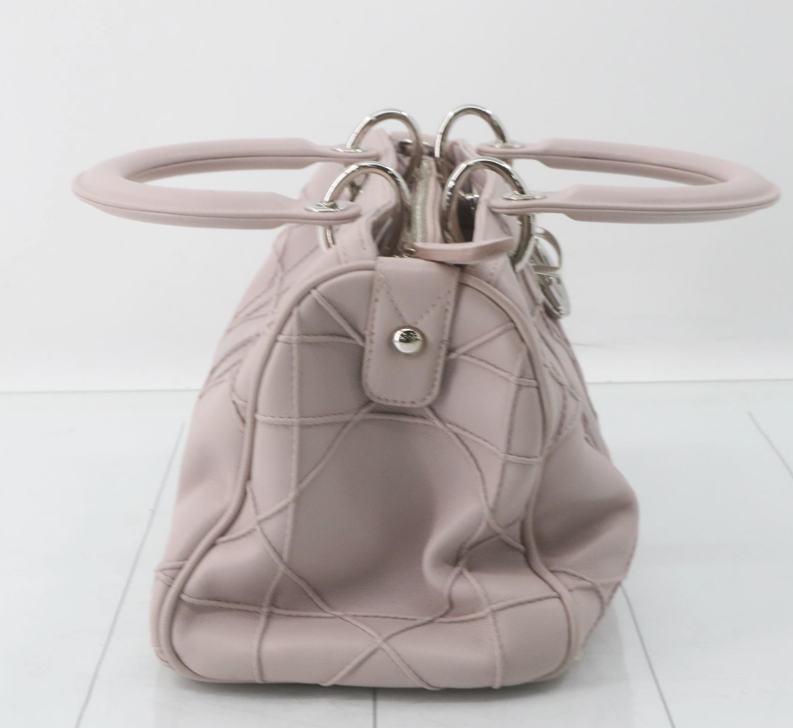 Christian Dior Lady Dior Granville – Rosa Palo con Herrajes Plateados y Bandolera