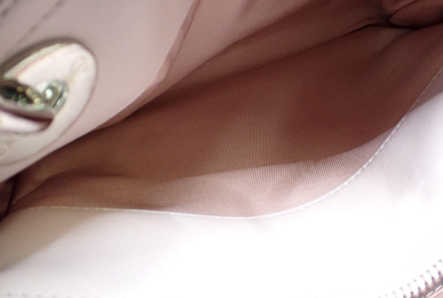 Christian Dior Lady Dior Granville – Rosa Palo con Herrajes Plateados y Bandolera