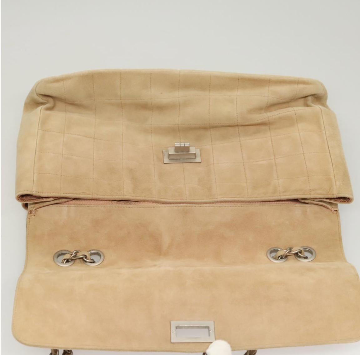 Chanel Chocolate Bar en Ante Beige