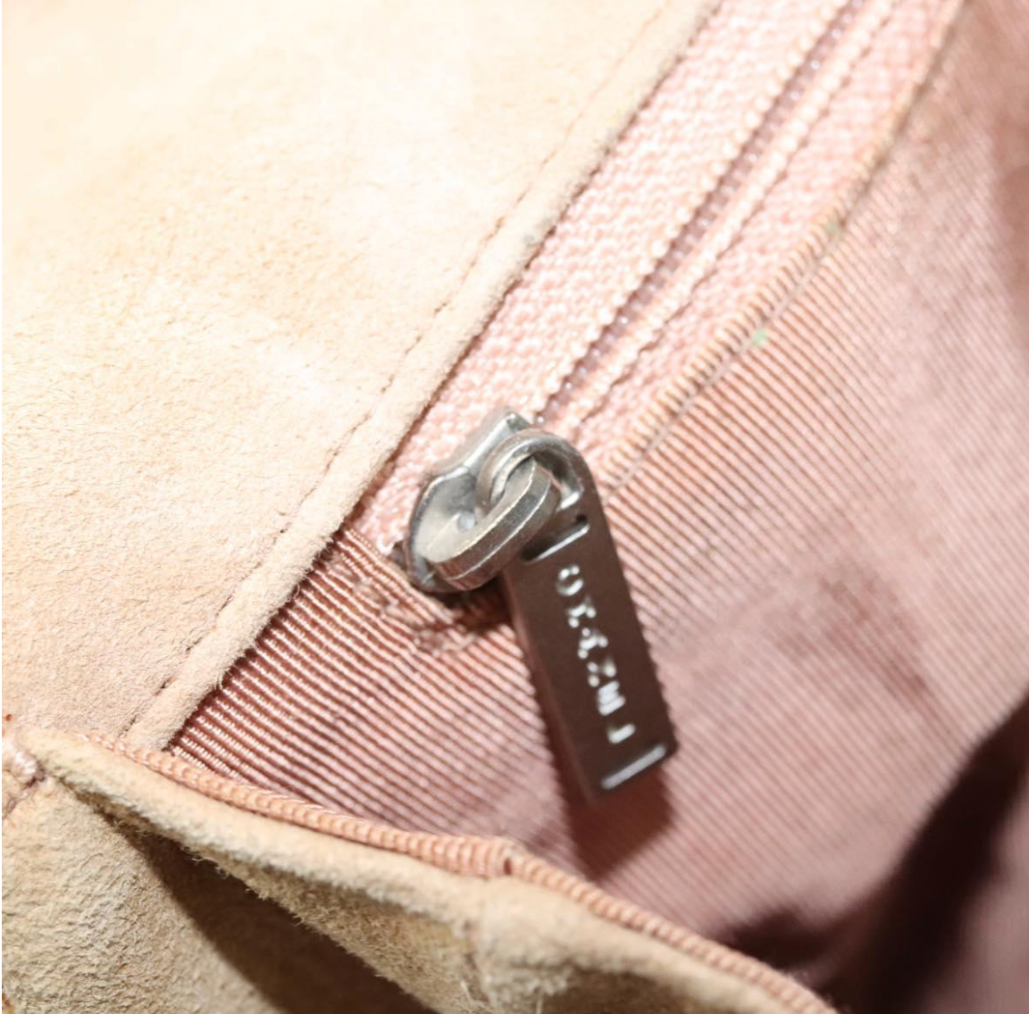 Chanel Chocolate Bar en Ante Beige
