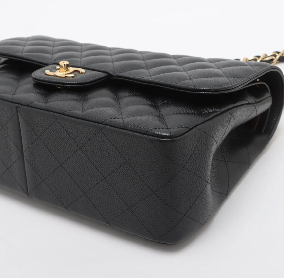 Chanel 11.12 Double Flap Jumbo en piel caviar negra