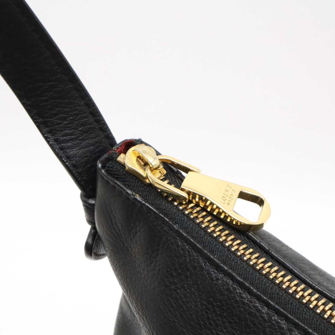 Loewe Heritage bandolera piel negra