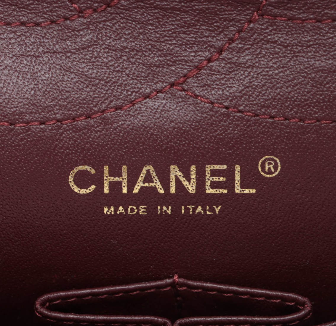 Chanel 2.55 Negro y dorado