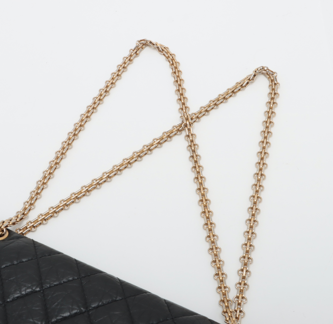 Chanel 2.55 Negro y dorado