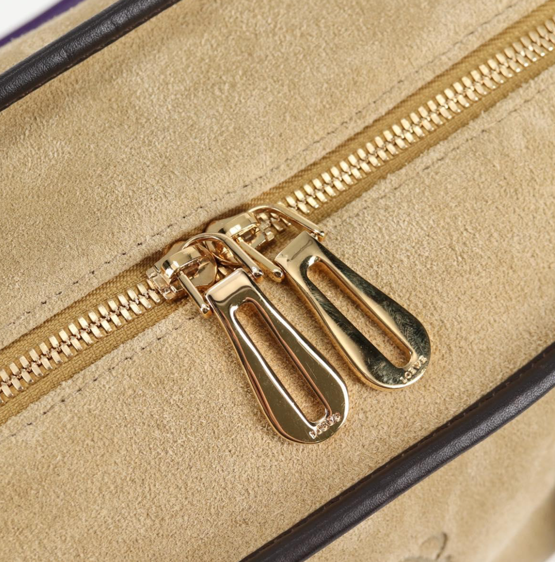 Loewe Amazona edición especial en ante tricolor marrón y morado