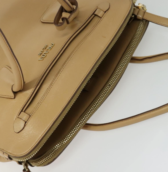 Prada tote bag en piel beige con bandolera