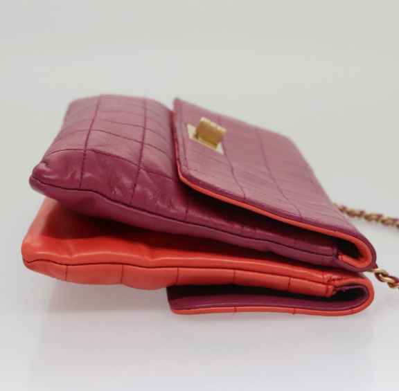Chanel Vintage Chocolate Bar Double Side Flap – Piel morada y roja