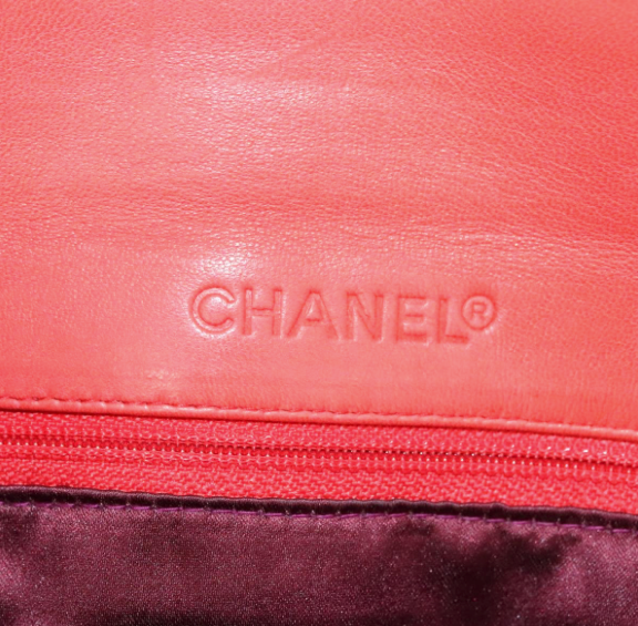 Chanel Vintage Chocolate Bar Double Side Flap – Piel morada y roja