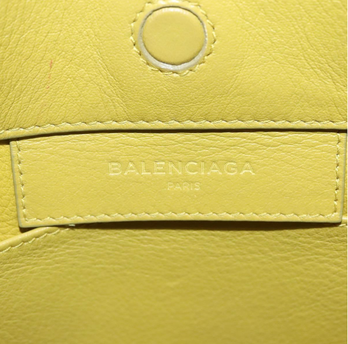 Balenciaga Papier Amarillo mostaza con bandolera