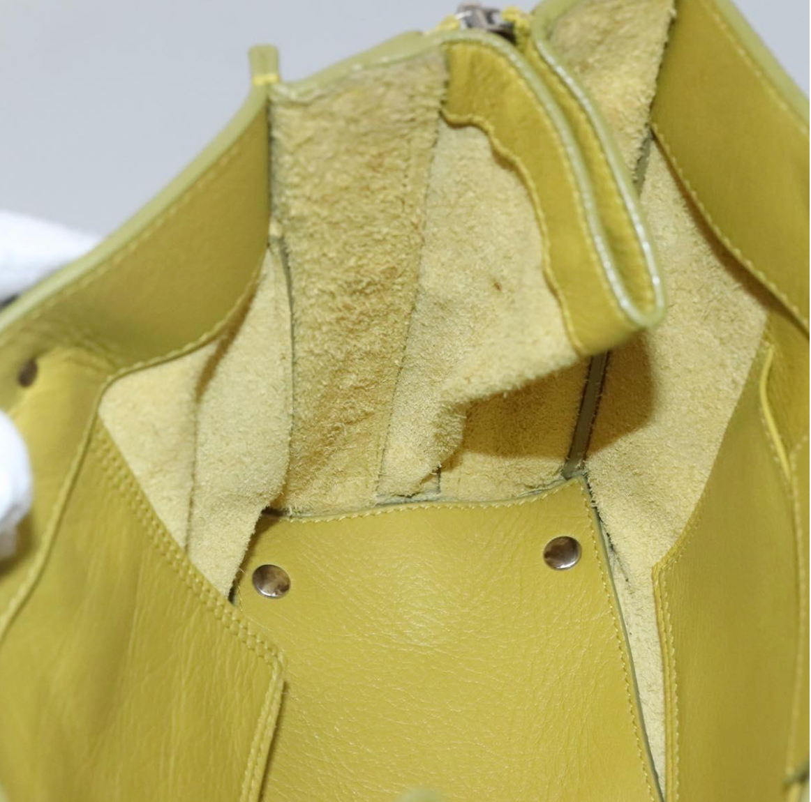 Balenciaga Papier Amarillo mostaza con bandolera