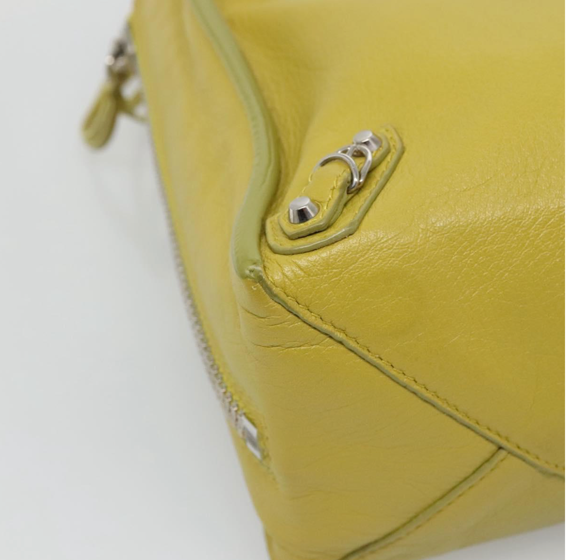 Balenciaga Papier Amarillo mostaza con bandolera
