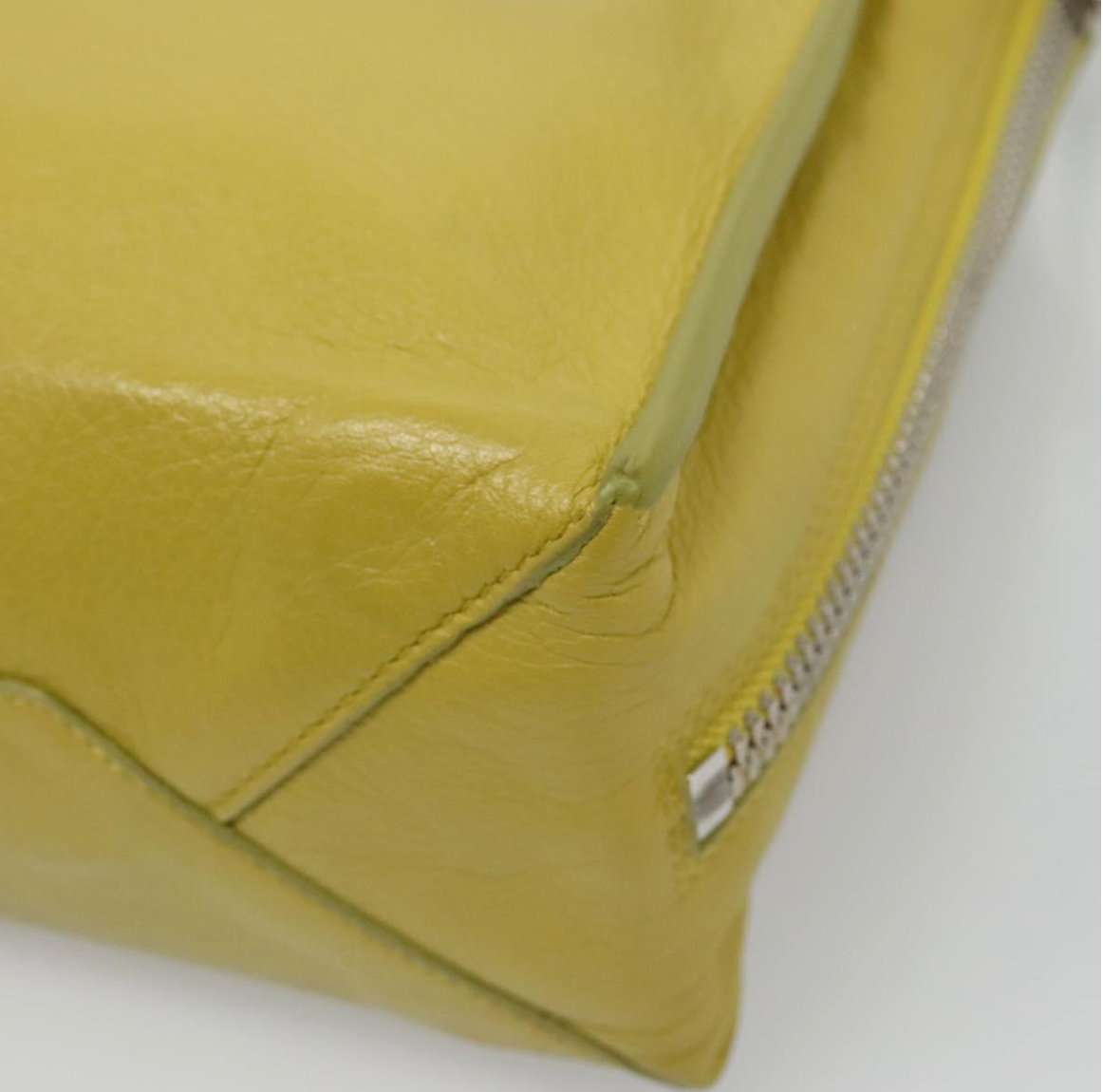 Balenciaga Papier Amarillo mostaza con bandolera