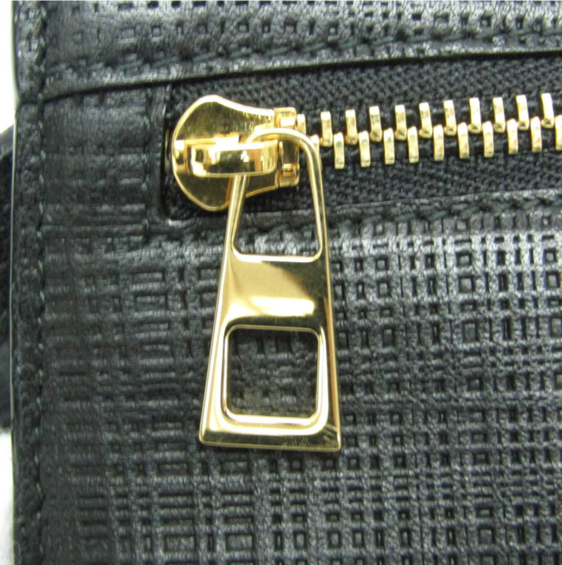 Loewe Anagram Bag en piel negra