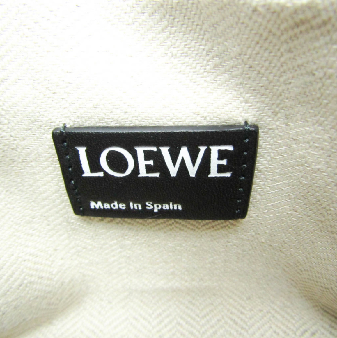 Loewe Anagram Bag en piel negra