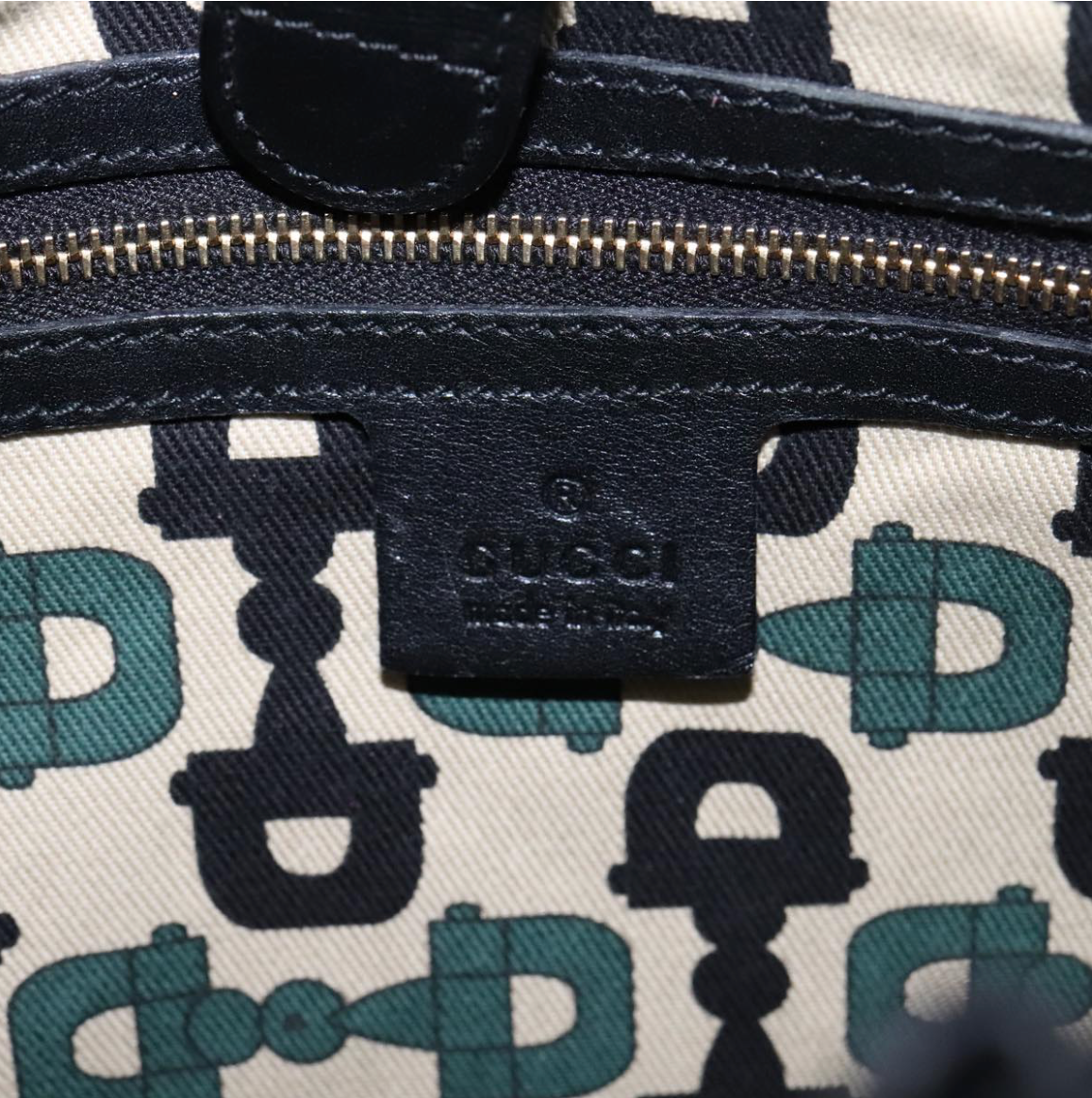 Gucci Jackie en piel negra