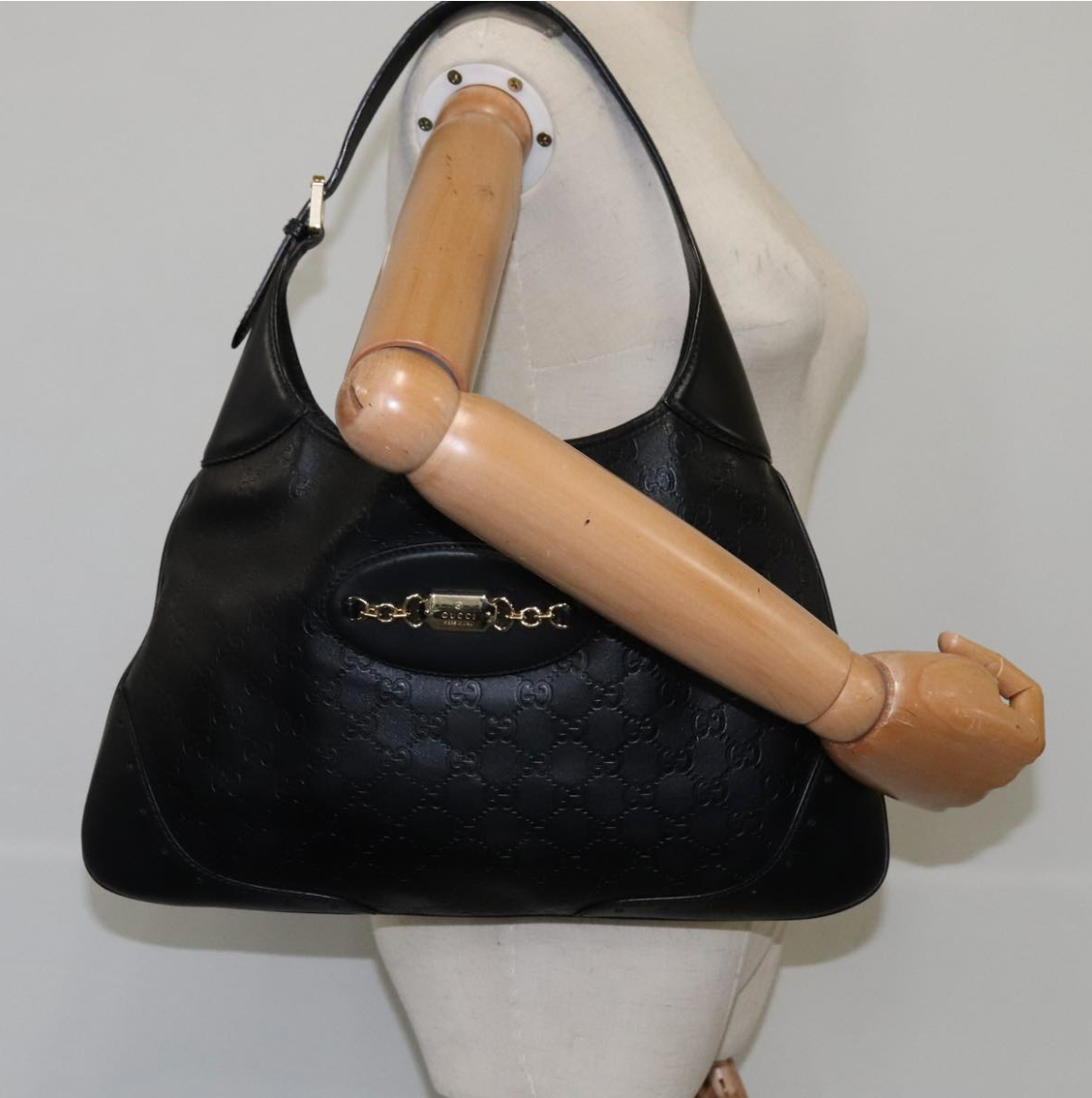 Gucci Jackie en piel negra