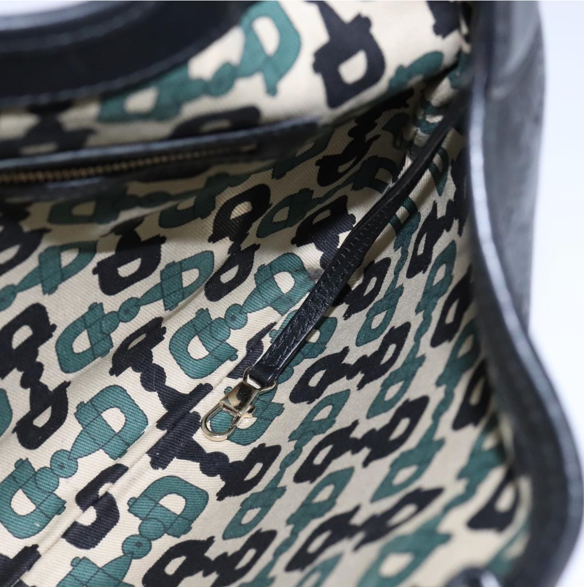 Gucci Jackie en piel negra