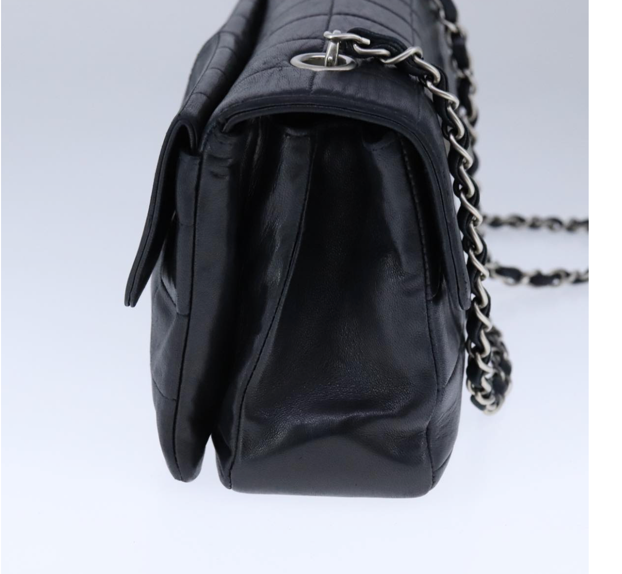 Chanel Chocolate Bar en piel negra