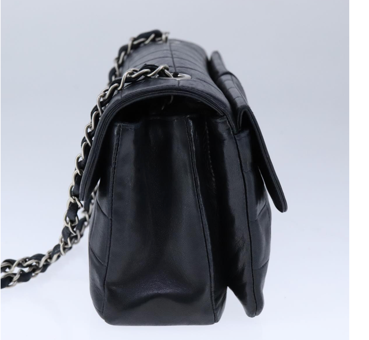 Chanel Chocolate Bar en piel negra