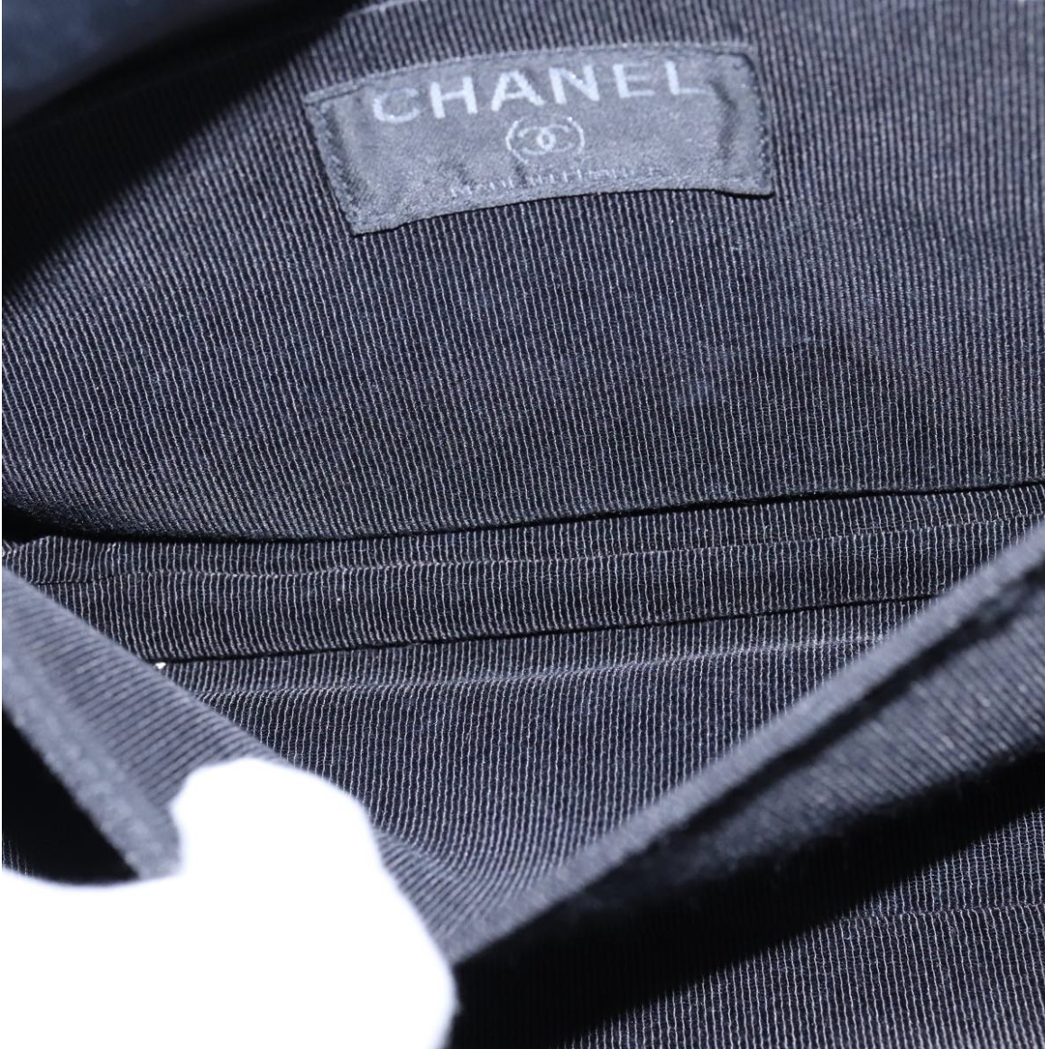 Chanel Chocolate Bar en piel negra