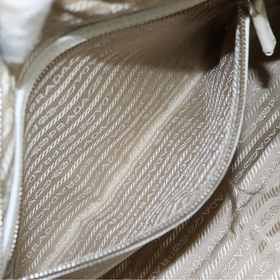 Prada Logo Jacquard con asas blancas