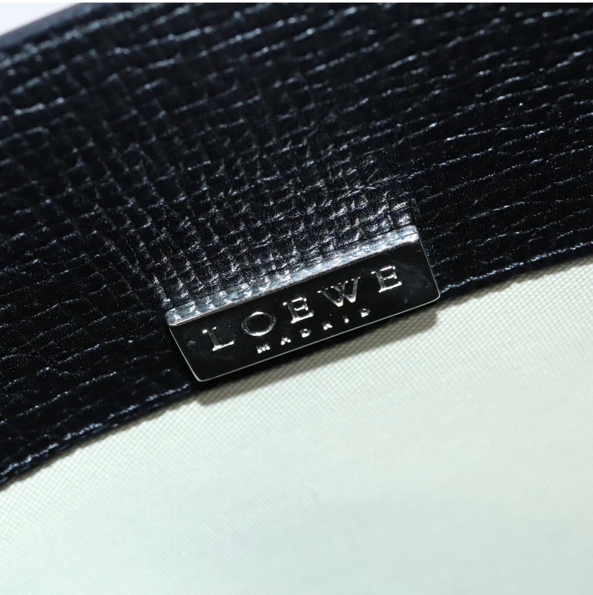 Maletín vintage negro de Loewe