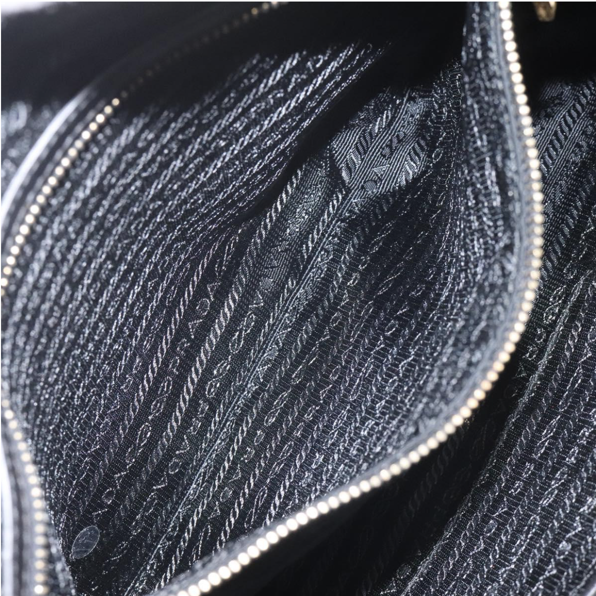 Prada Tessuto Nylon Negro