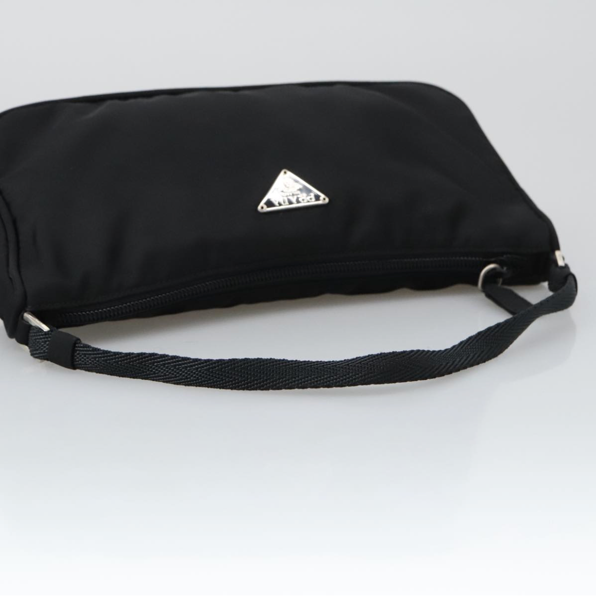 Prada Re-Edition Baguette Negro