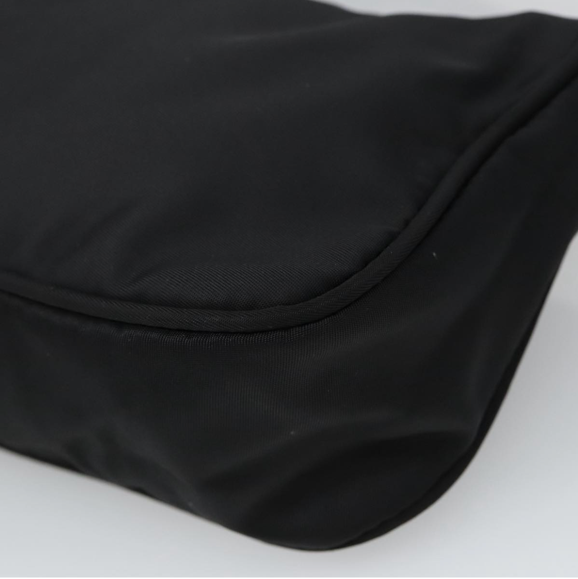 Prada Re-Edition Baguette Negro
