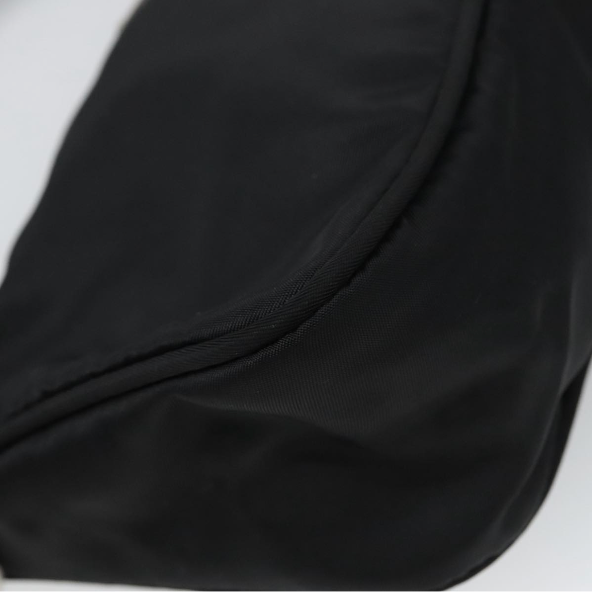 Prada Re-Edition Baguette Negro