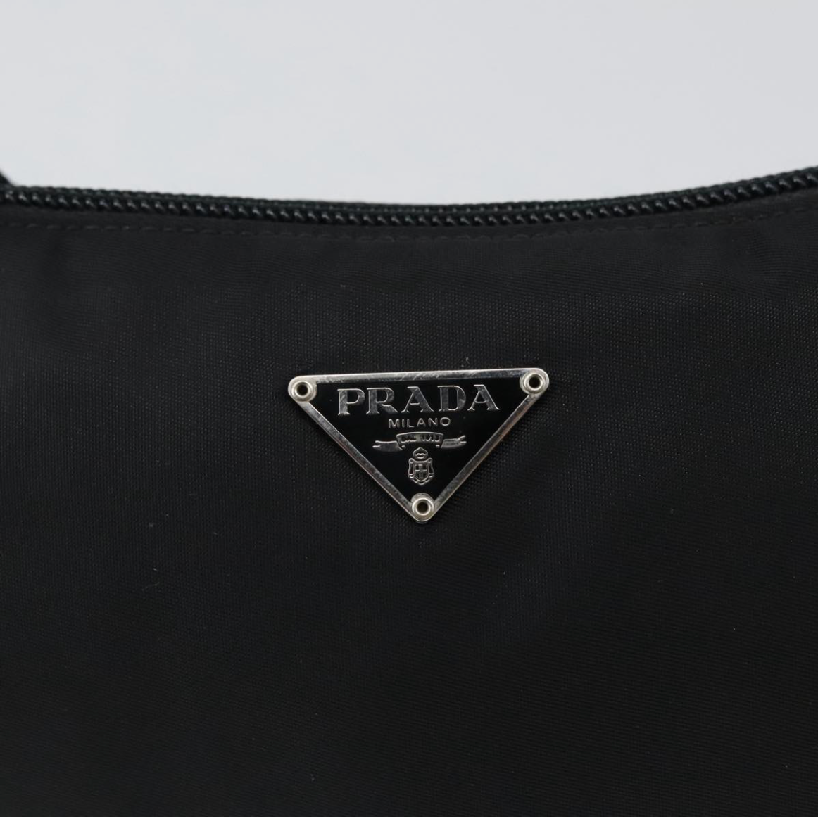 Prada Re-Edition Baguette Negro