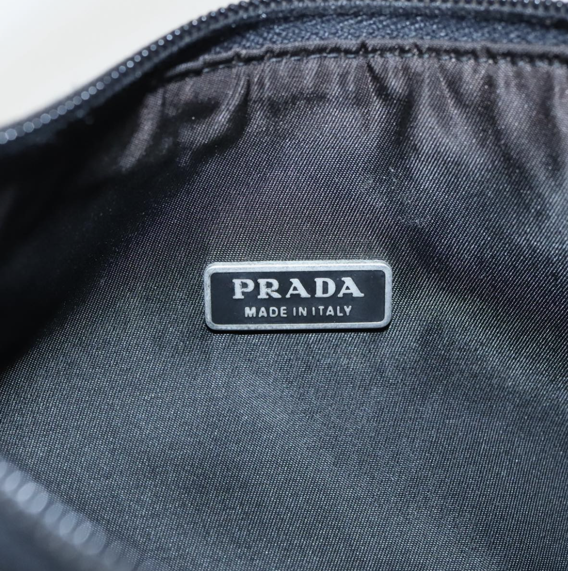 Prada Re-Edition Negro