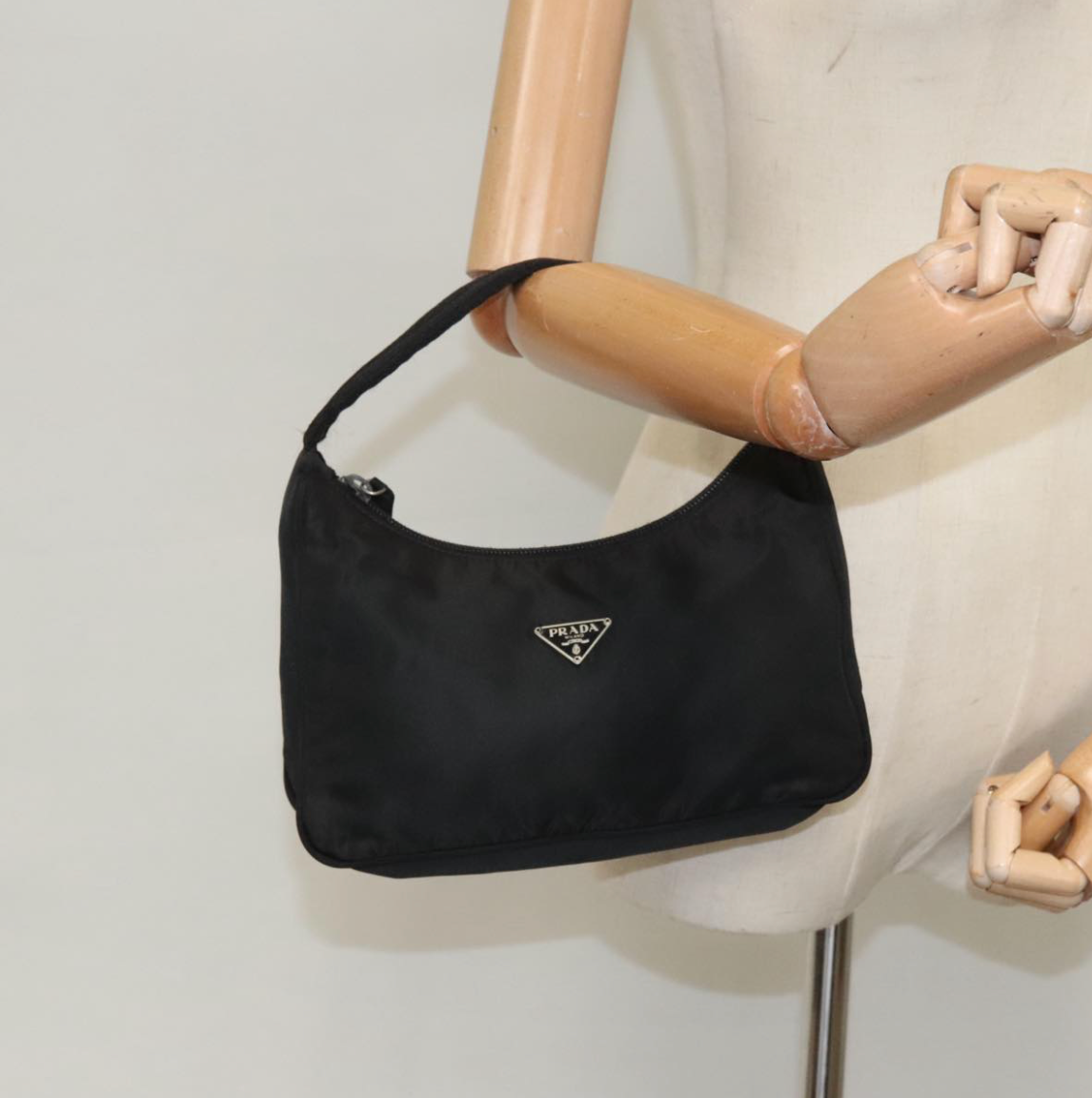Prada Re-Edition Negro