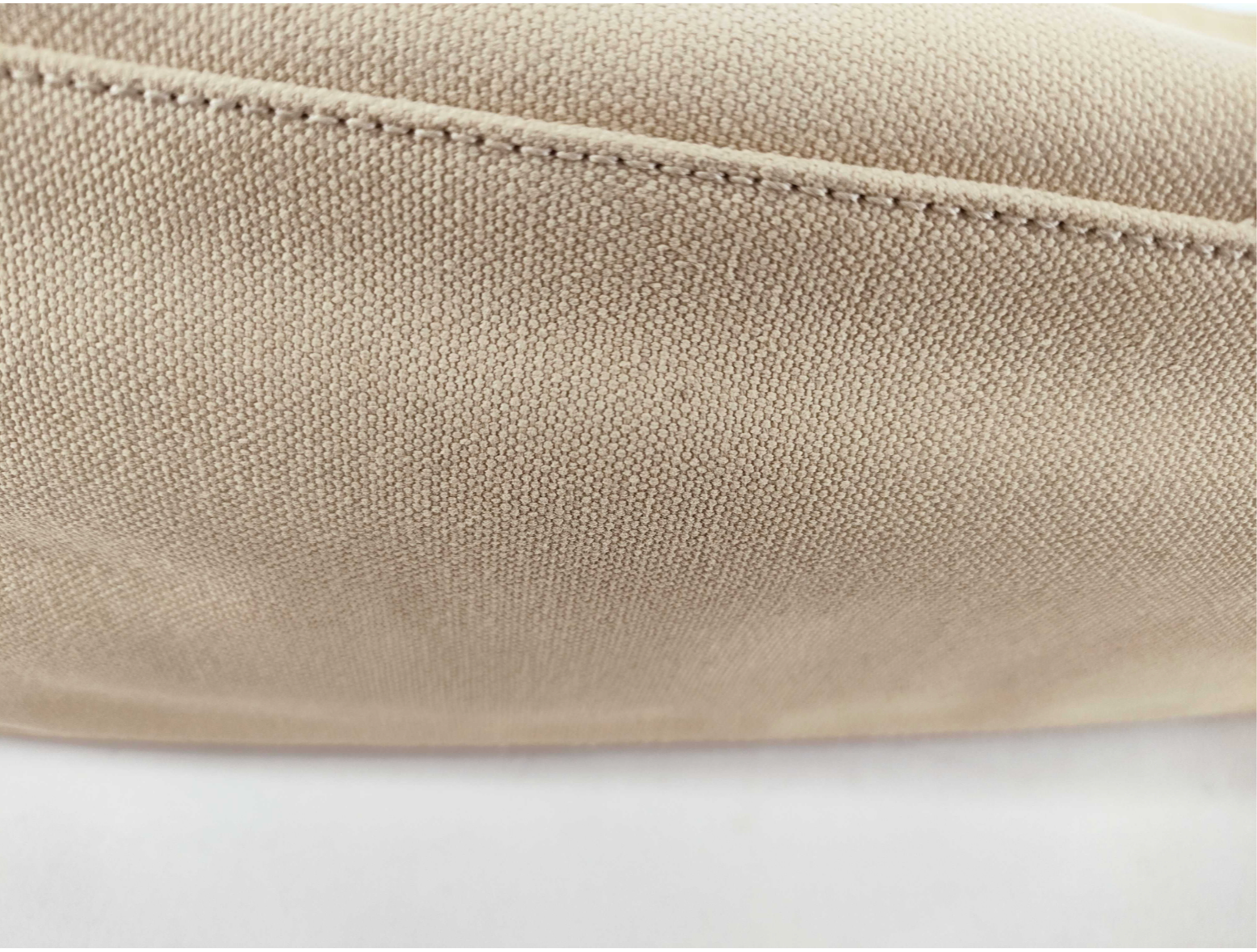 Chanel Travel Tote en Canvas Beige