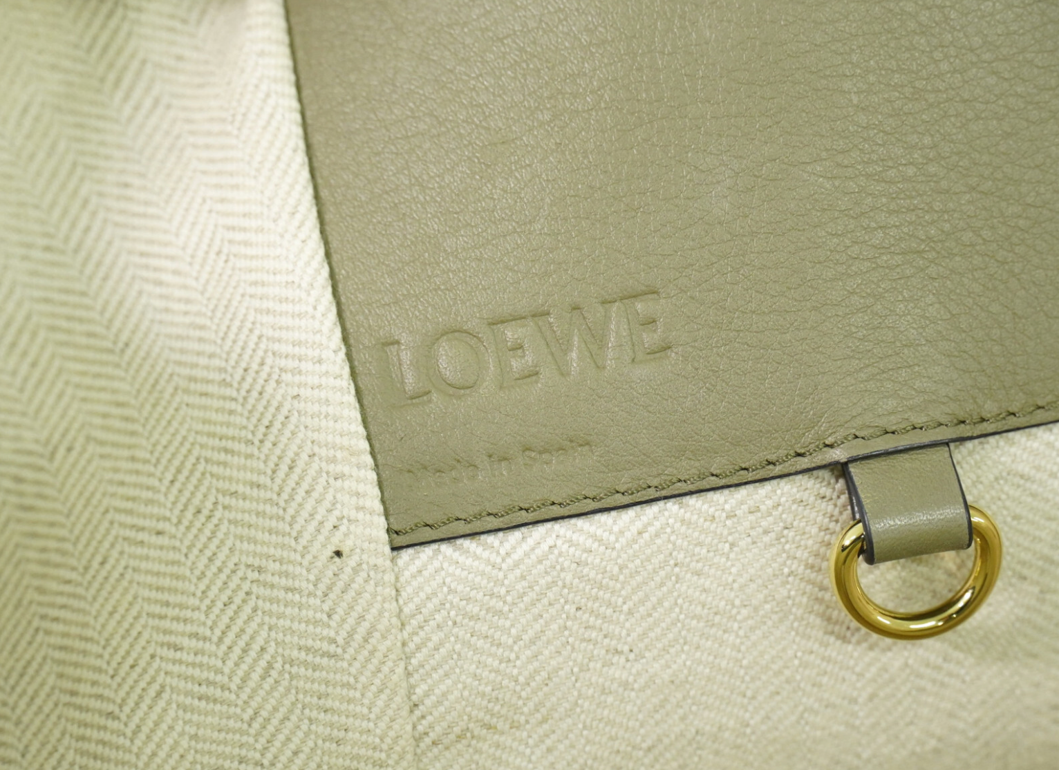 Loewe Hammock Mediano – Tricolor en tonos caqui