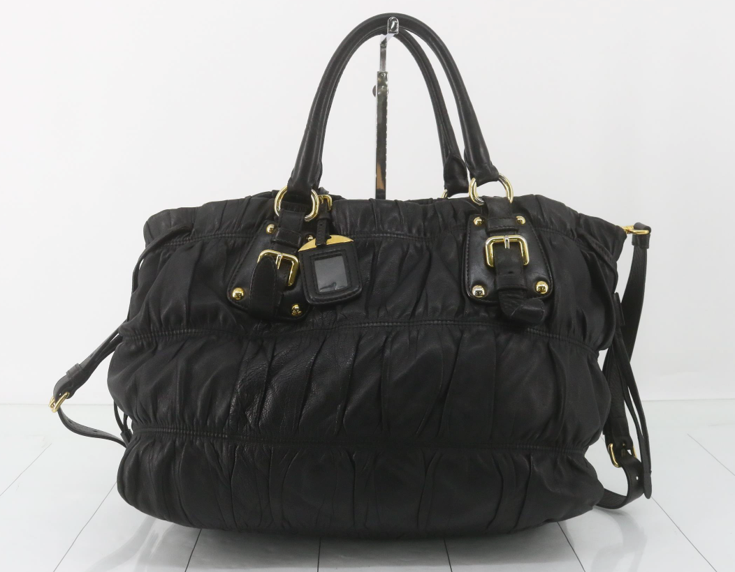 Prada Tote Fruncido Negro con Bandolera