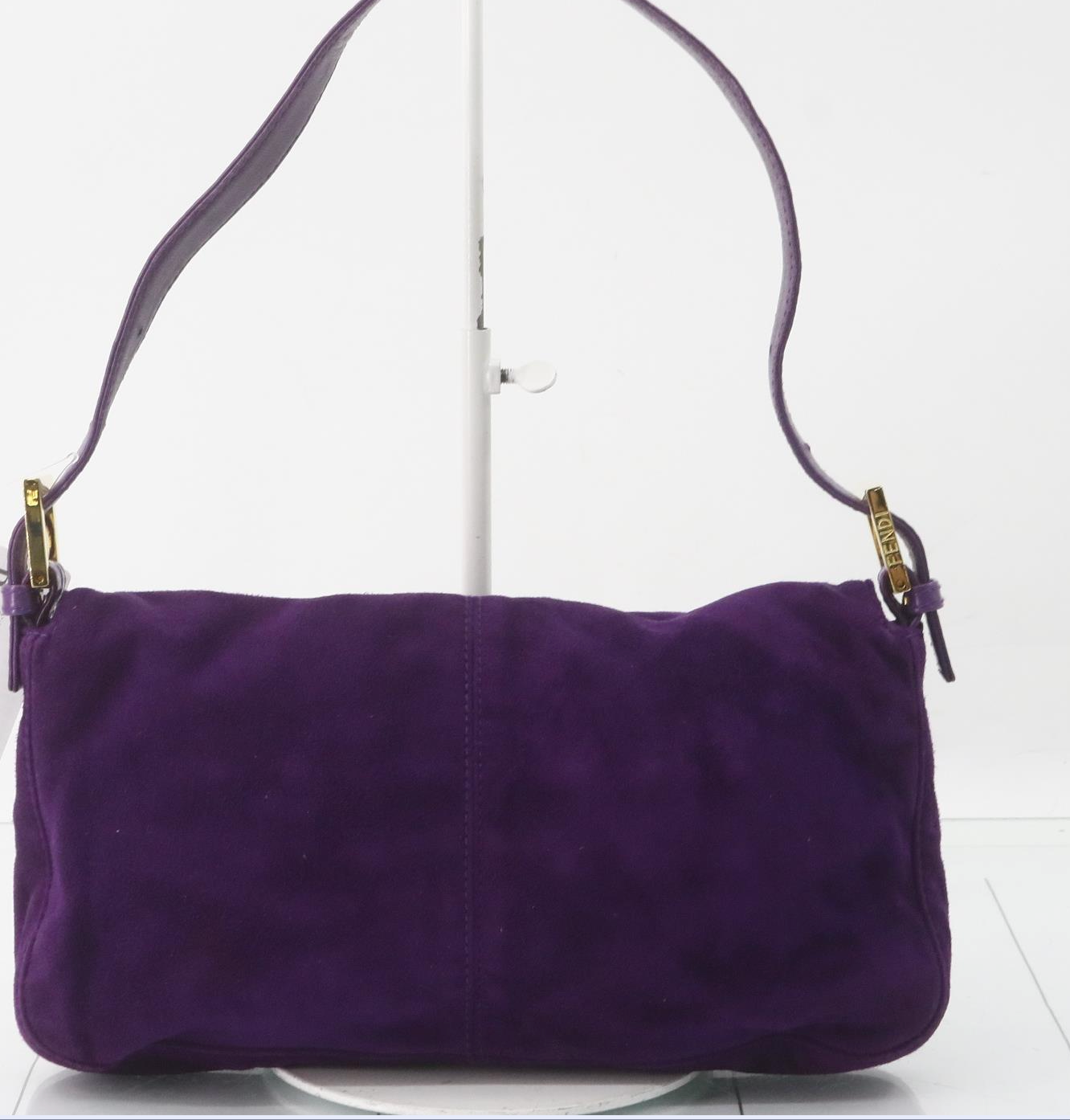 Fendi Baguette en ante morado – Modelo icónico de Sex and the City