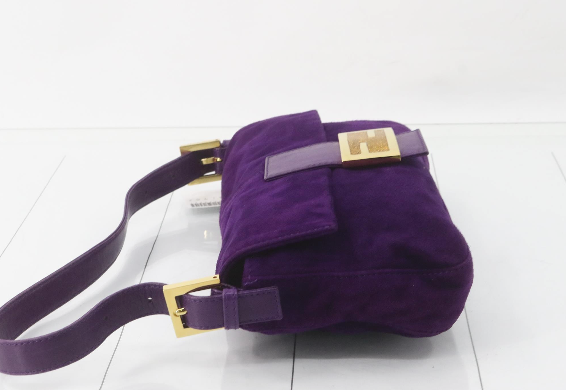 Fendi Baguette en ante morado – Modelo icónico de Sex and the City