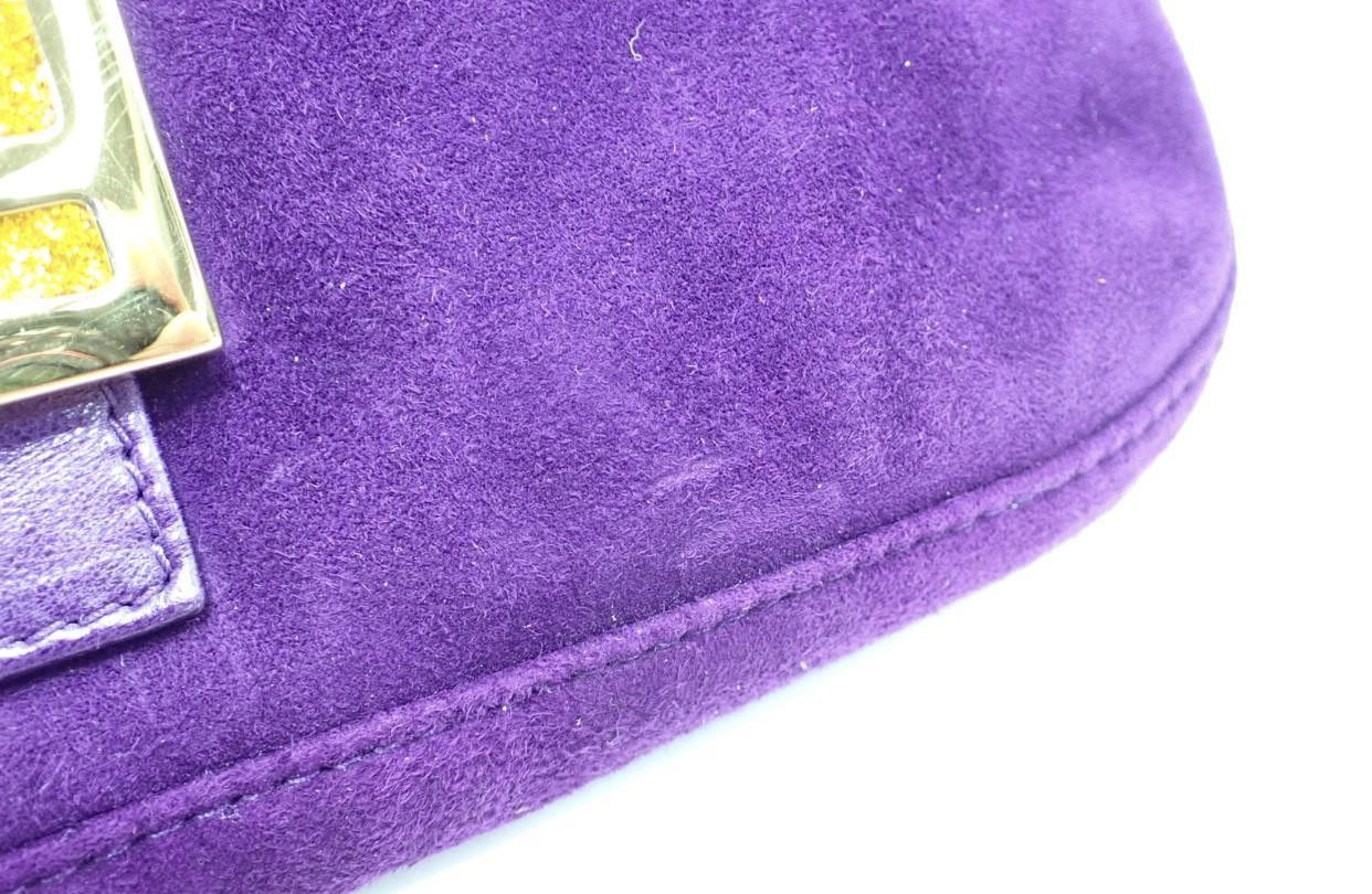 Fendi Baguette en ante morado – Modelo icónico de Sex and the City