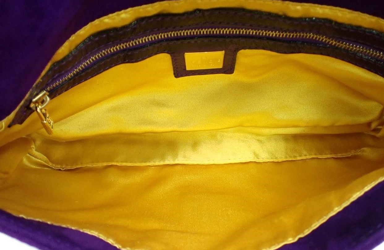 Fendi Baguette en ante morado – Modelo icónico de Sex and the City