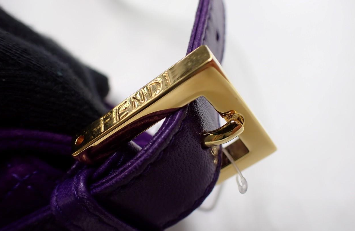 Fendi Baguette en ante morado – Modelo icónico de Sex and the City